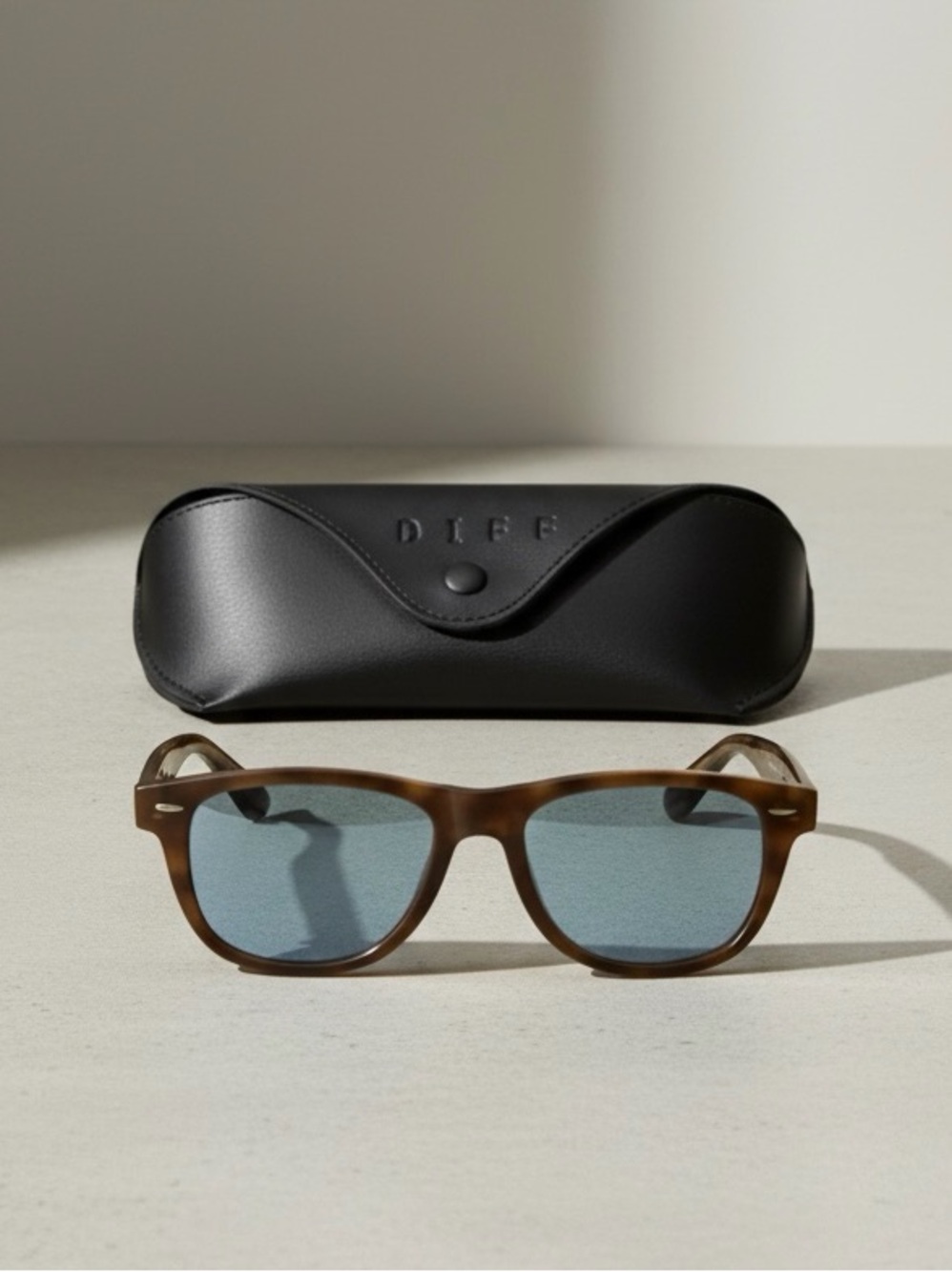 DIFF EYEWEAR 52mm Unisex Kota Sunglasses in Mocha Tortoise